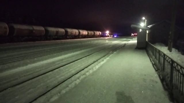 ЧМЭ 3 с вагоном лабораторией дефектоскопом. Станция Ярега, сев. ж. д. смотреть онлайн