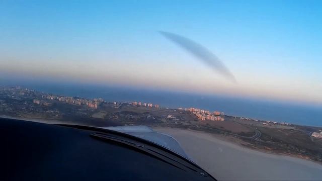 Tecnam P92/VFR Flight/LCLK AIRPORT SHORT APPROACH ABOVE LARNACA смотреть онлайн