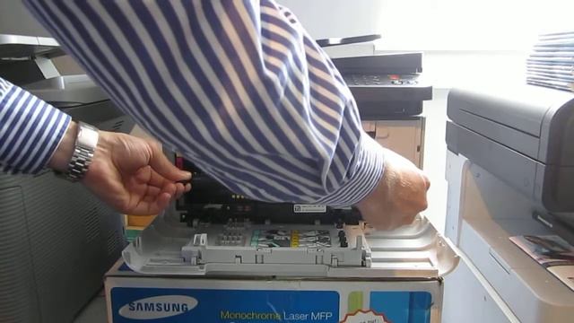 Samsung CLX-3305 Serie Tonerwechsel OKM2000 Bayreuth смотреть онлайн