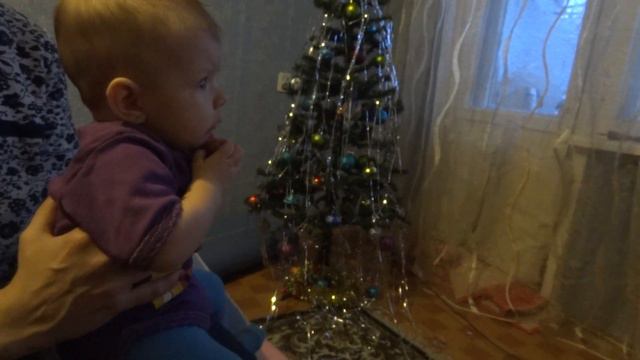 4,5 месячный малыш смотрит оперу смотреть онлайн