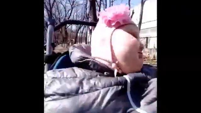 Раскрась в радужные цвета особенный мир Машеньки! смотреть онлайн