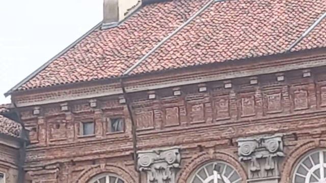 А сейчас Внимание! Нашла треш! Разрезанные на равные полосы гранитные квадраты! КАК?ЗАЧЕМ?