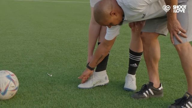 ROBERTO CARLOS SHOWS US HIS FREE KICK смотреть онлайн