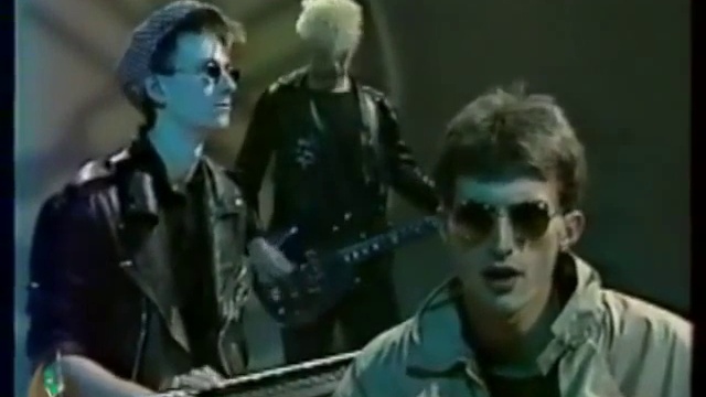 Asylum Party - Julia смотреть онлайн