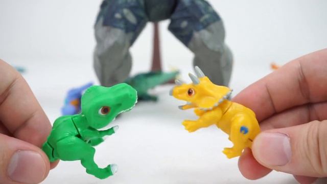New Mini Metalions Rescue Robocar Poli and Defeat Tyrannosaurus | ToyMoon смотреть онлайн