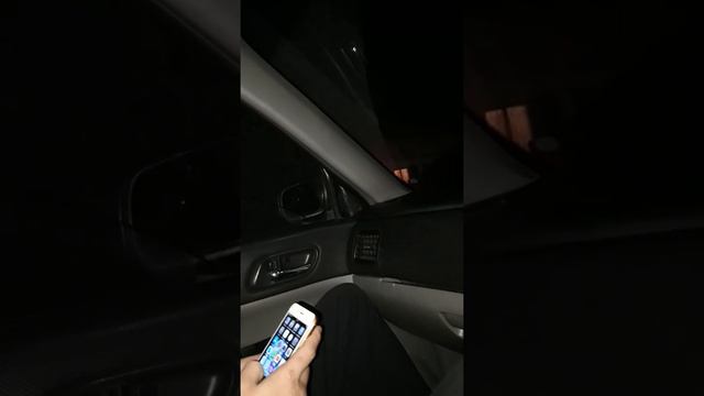 Ребята осторожно лживые люди представляются сотрудниками и просят открыть багаж. смотреть онлайн
