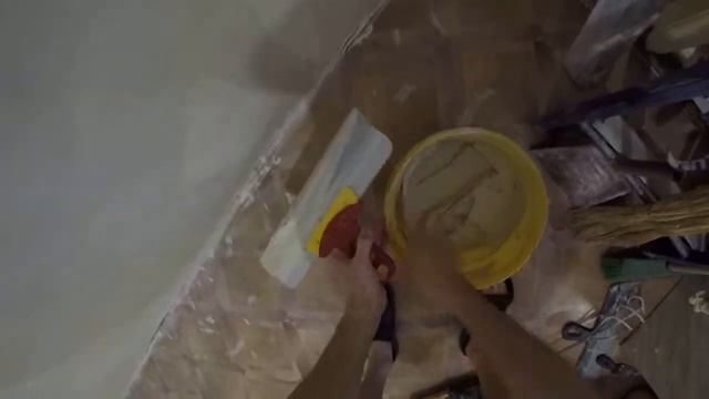 Шпаклевание стены шпаклёвкой глимс цементной вторым слоем . Ремонт на кухне. смотреть онлайн