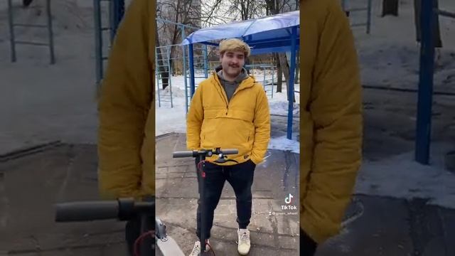 Нужны ли права на электросамокат #shorts смотреть онлайн