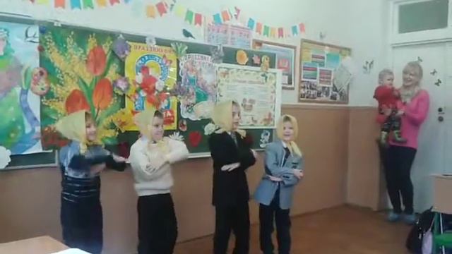 Утренник 8 марта (2017). Выступление 1-А класс. Школа №35. г.Донецк смотреть онлайн