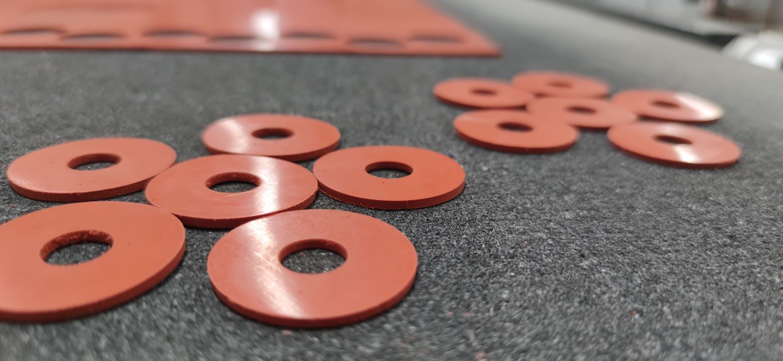 Резка фторсиликоновой резины смотреть онлайн