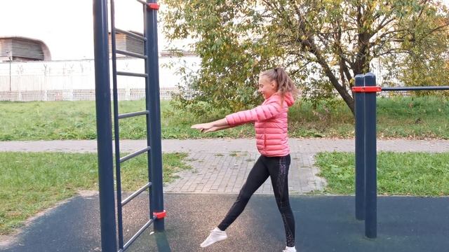 комплекс для поддержания фигуры - тренировка на спортивной площадке смотреть онлайн