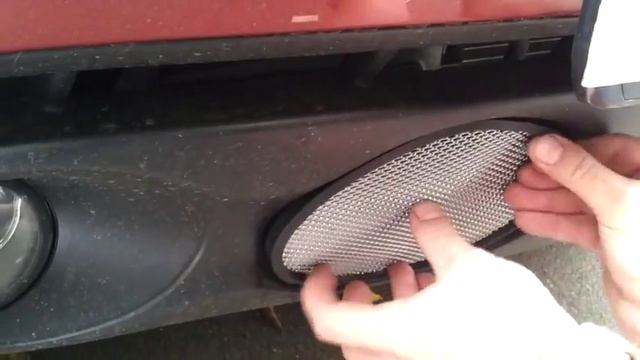 Установка защтной сетки радиатора на Nissan Juke 2010  chrome