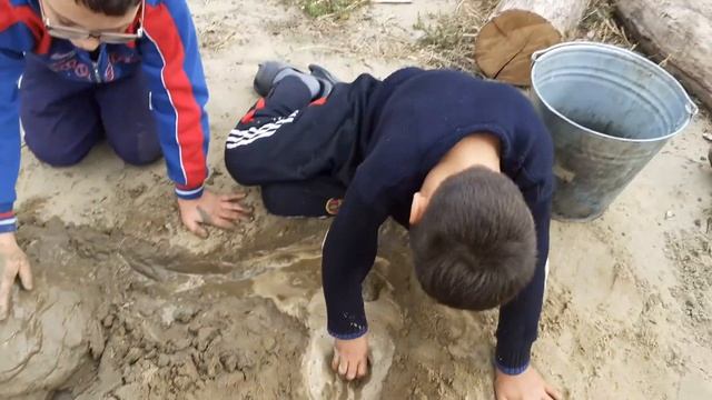 Как дети из песка и воды что делают смотреть онлайн