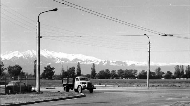 Алма-Ата - Алматы | Улица Саина | Тогда и сейчас смотреть онлайн