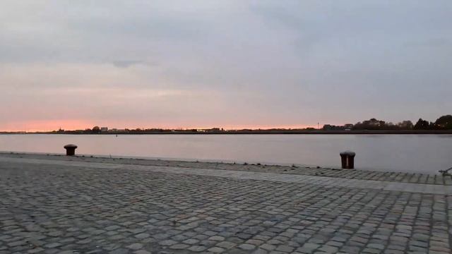 Пешеходная экскурсия по городу / Бельгия, город Антверпен. Красивый закат и набережная (стрим 19) смотреть онлайн