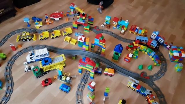 Строим город Lego Duplo с железной дорогой Lego Duplo ? смотреть онлайн