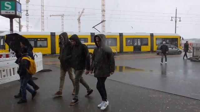 Hail Berlin with a Fujifilm Finepix HSE50 EXR смотреть онлайн