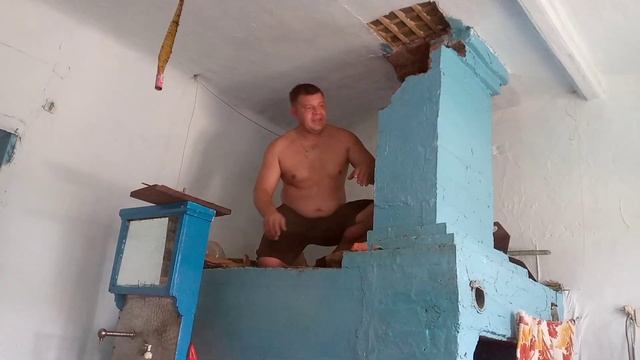 Делаем ремонт в старом доме/ Разобрали печь смотреть онлайн