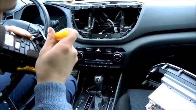 Установка головного устройства  Redpower 21147 на Hyundai Tucson 2016