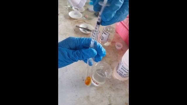 FeCl3 + NaOH reaction [Fe(OH)3 precipitate formation] смотреть онлайн