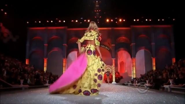 Candice Swanepoel Victoria's Secret Runway Walks (2007-2015) HD смотреть онлайн