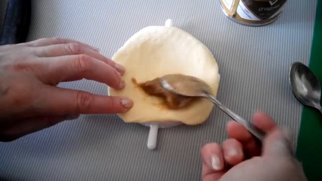 Как сделать пирожки со сгущенкой СЛАДКОЕЖКИ смотреть онлайн