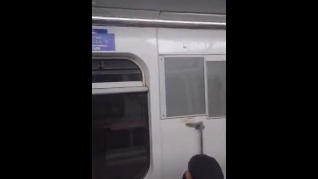 В метро всё сложнее ориентироваться смотреть онлайн