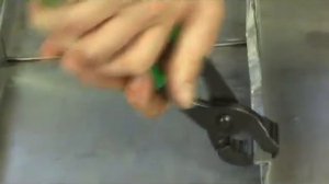 01070250 Клещи для вскрытия фальца «Попугай»