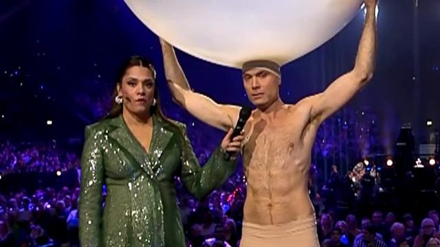 Vem är mest trolig att... Med Farah Abadi och Jesper Rönndahl | Lilla Aktuellt смотреть онлайн