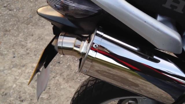 Honda Varadero 125 Delkevic Exhaust Sound смотреть онлайн
