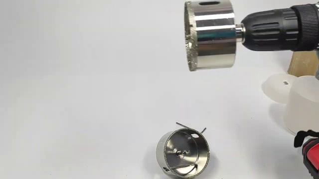 Алмазные коронки для подразетников 68мм + сверло алмазное. Комплект 2шт. Для керамогранита. смотреть онлайн