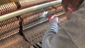 Не работает клавиша пианино.