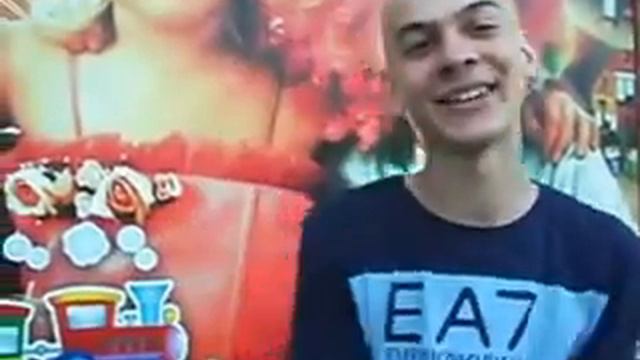 Признание не только в любви!Смелый парень!.240.mp4 смотреть онлайн