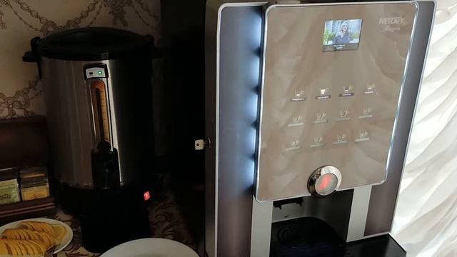 ЭСТО САДОК ГОРНАЯ РЕЗИДЕНЦИЯ ЗАВТРАК ШВЕДСКИЙ СТОЛ смотреть онлайн