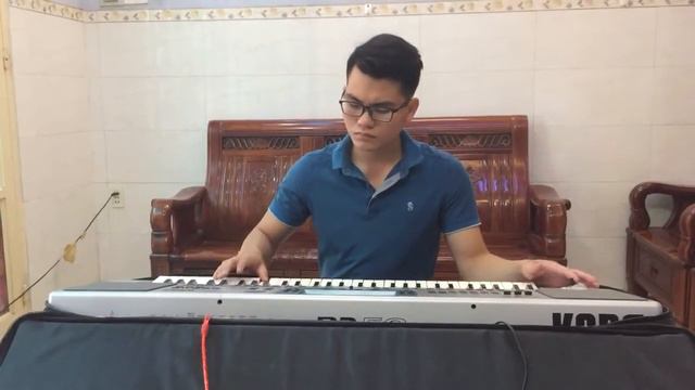 Korg PA50SD - Hotel California - Intro Guitar Solo смотреть онлайн