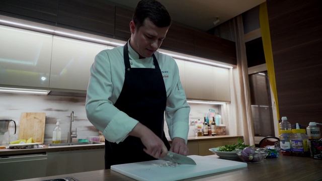 Рыба "СиБасс" в соли. Готовим как в ресторане в условиях карантина. смотреть онлайн