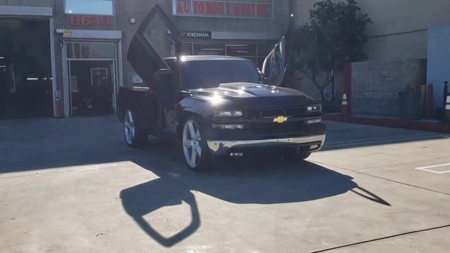 1999 Chevy Silverado with NewGen®️ Lambo Door Kit(weld on kit)Walkaround. смотреть онлайн