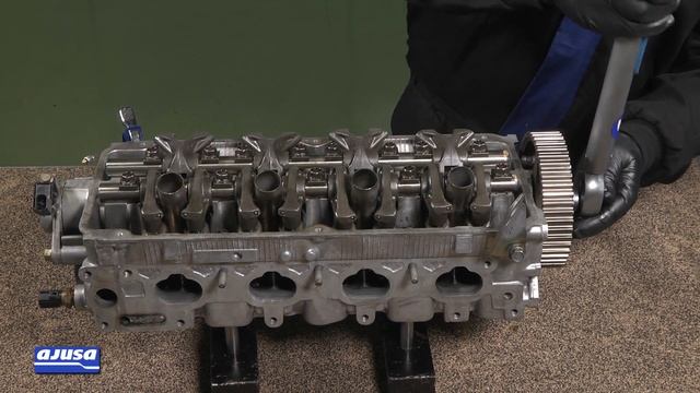 MITSUBISHI GALANT (4G63) Oil seal assembly – Montaje del retén de aceite Ajusa смотреть онлайн