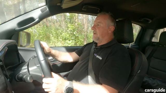 Isuzu D-Max X-Terrain vs Nissan Navara Pro-4X Warrior: 4x4 dual-cab ute comparison off-road 4WD tes смотреть онлайн