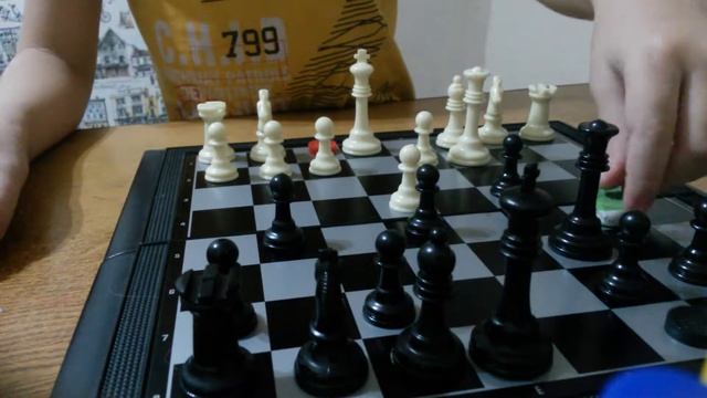 Школа шахмат.Урок 4.Что токое ракировка?,и что будет если пешка дайдёт до конца доски.?? смотреть онлайн