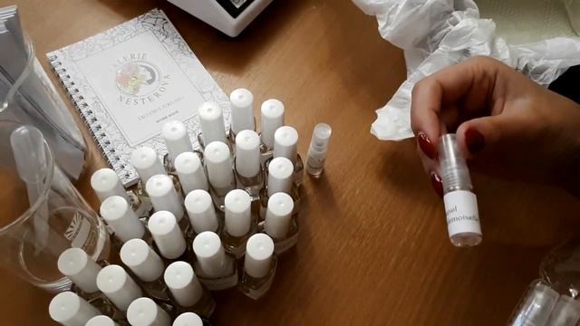 Как научиться слышать ноты в аромате? | Набор для тренировки обоняния смотреть онлайн