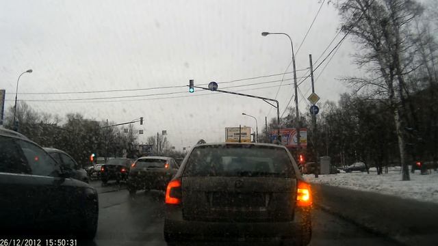 Подрезал)))Кто виноват на дороге??? смотреть онлайн