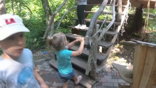 Настя в парке развлечения🦖🦕 Nastya in the amusement Park смотреть онлайн
