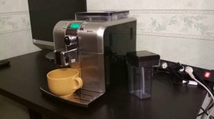 Работа кофемашины Philips Saeco HD8838 Syntia