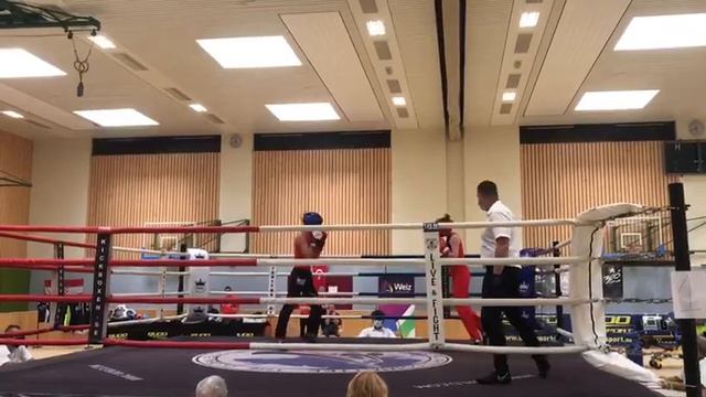 Вялых Алина ( красный шлем) бой с Француженкой