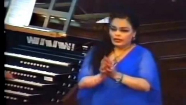 Լուսինե Զաքարյան - Սուրբ Սուրբ