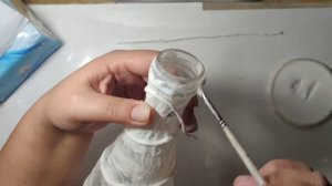 оформление бутылки из салфеток и клея пва