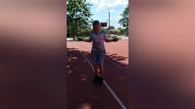 Повторение трюка из игры. Прыжки на скакалке. Мелитополь. смотреть онлайн