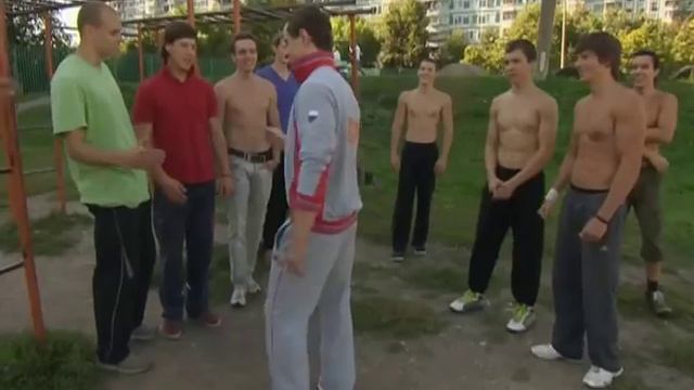 Воркаут или спорт для улиц. Воркаутер против спортивного гимнаста смотреть онлайн