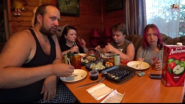 МУКБАНГ! Сет роллов от BLACK ROLL'S для большой компании?/Празднуем годовщину свадьбы 14 лет вместе